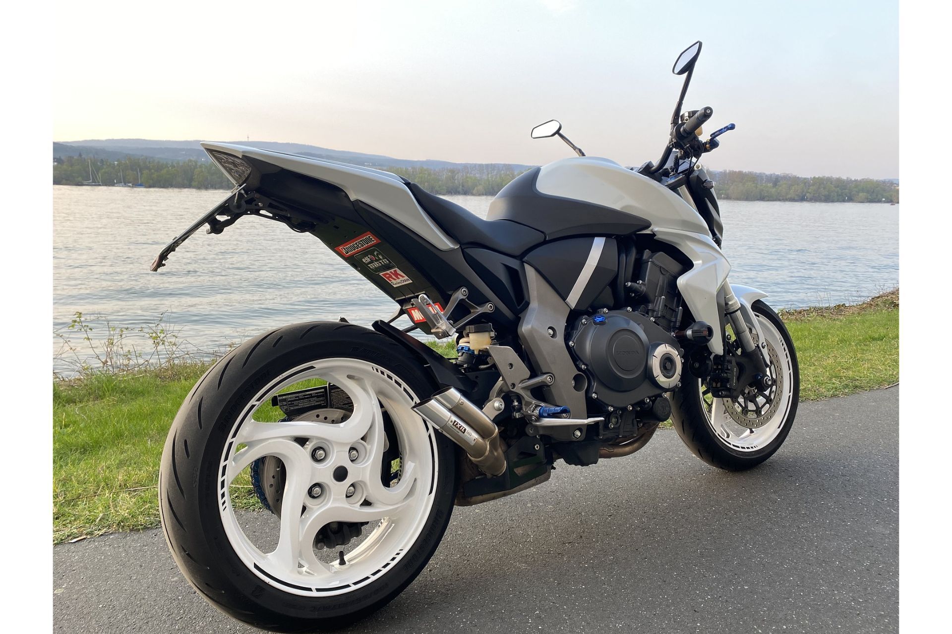 INDEX__cms-44290-image__ホンダcbr1000r